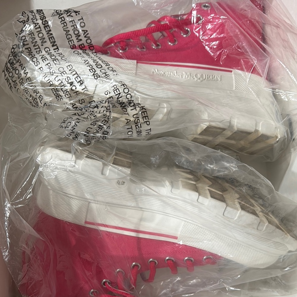 Alexander McQueen Fuchsia High-Top Sneakers